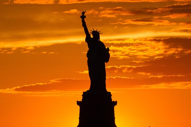 PRIVATE Manhattan Speedboat Tour - Up to 12 passengers - Upper Bay to Statue of Liberty: The Close-Up You Want