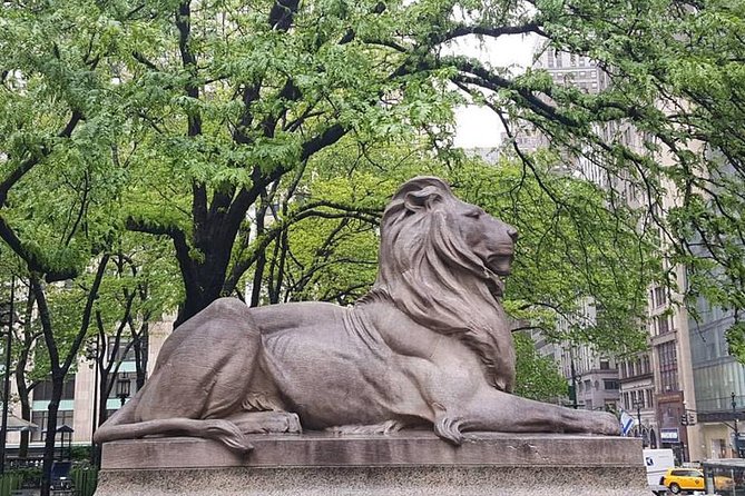 Private New York City Midtown Landmarks Walking Tour - Stop 4: St. Patrick’s Cathedral, Gothic views and a big photo from Atlas