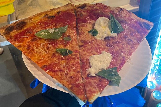 Private New York City Pizza Tasting With a Local - Stop 1: Washington Square Park, where the route makes sense