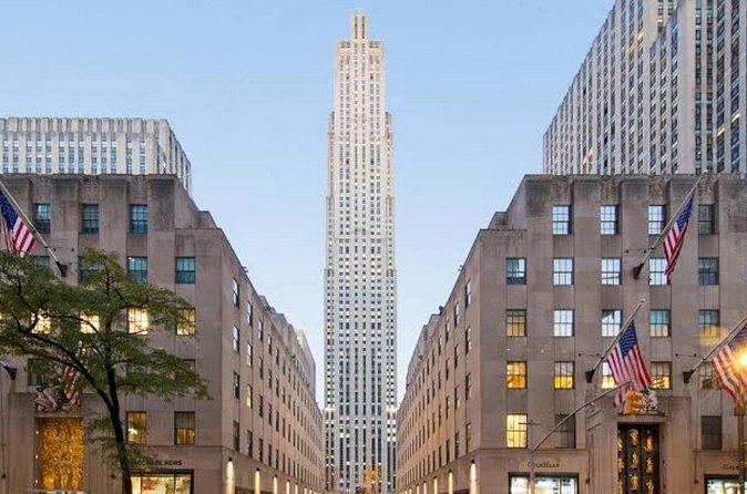 Private New York Hidden Gems Day Tours - DUMBO and Brooklyn Bridge Park, skyline views that feel earned