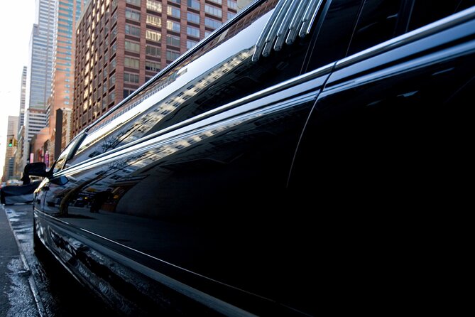 Private NYC tour by stretch limousine, choose 3 or 5-hour options - Midtown: Fifth Avenue scale and iconic architecture
