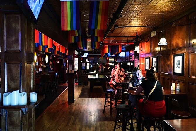 Private Pub Crawl with a Local - Stand-Up Comedy Clubs: Seeing Where Careers Began