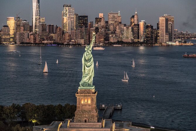 Private Romantic NYC Helicopter Scenic Charter with Champagne - Champagne toast expectations: 21+, mini bottles, and a real moment