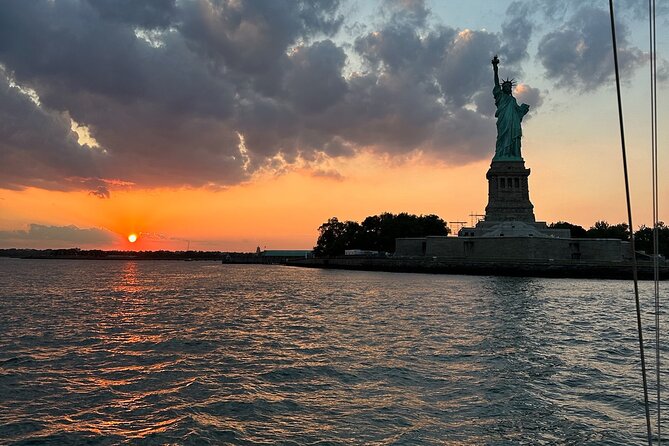 Private Sailboat Guided Tour of New York City - What You Get On Board: Private Sailboat, Restroom, and Bring-Your-Own Snacks