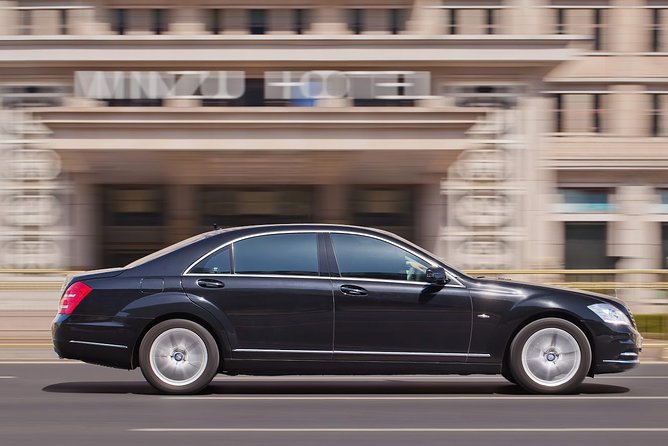 Private Sedan New York City Airport Departure Transfer - What to Do Right Before Your Pickup