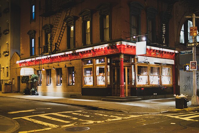 Private Sex and The City Tour in New York with Movie Scenes from famous TV show - Stop 1: Carries world from her apartment to Buddakan, Magnolia, and Oniel’s