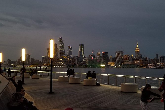 Private Skyline Tour of New York City at Night - Carlo’s Bakery in Hoboken: Cake Boss treats, not a full meal
