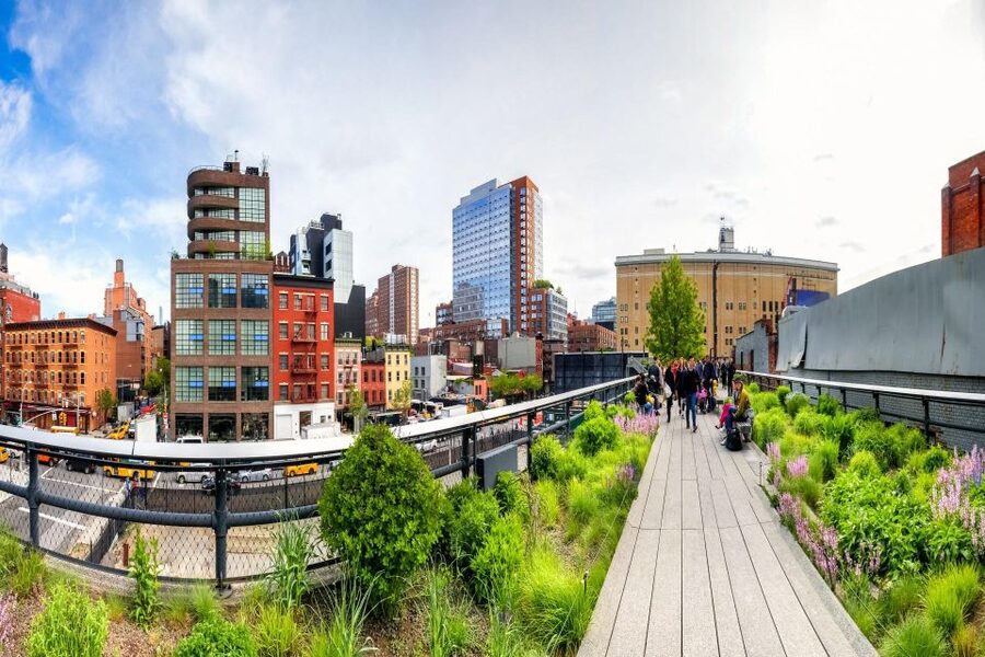 Private Tour of High Line, Chelsea, Hudson Yards and Edge - Starting at the Whitney Museum, where the guide actually meets you