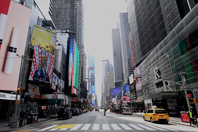 Private Transfer from Manhattan to Newark Liberty Airport (EWR) - Arrival at Newark Liberty: a calm drop-off you can build on