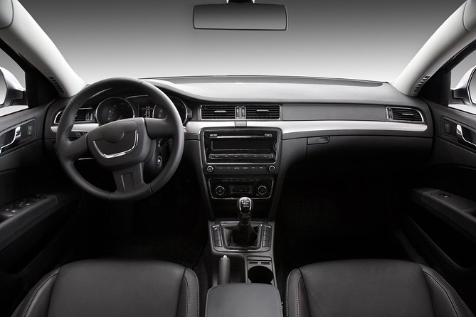 Private Transfer to New York Airport (JFK)(LGA) - In the Car: Comfort, Luggage Rules, and Driver Waiting