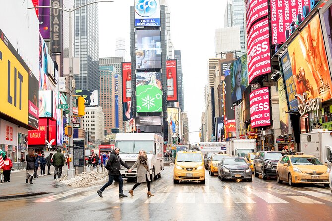 Private Vacation Photography Session with Local Photographer in NYC - Why this private NYC photo session beats the selfie plan