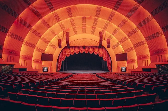 Radio City Music Hall Tour Experience - Pace, crowds, and staying together