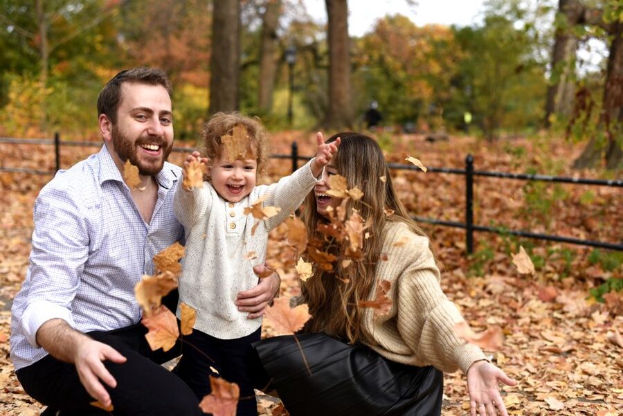 Romantic Photoshoot Experience for Couples in New York - How the Photographer Turns You Into Confident Subjects