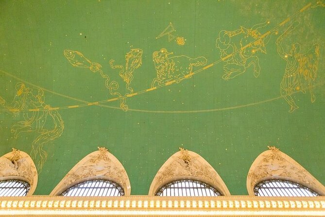 Secrets of Grand Central Station Walking Tour New York City - Stop 2: Campbell Apartment for a quick peek inside