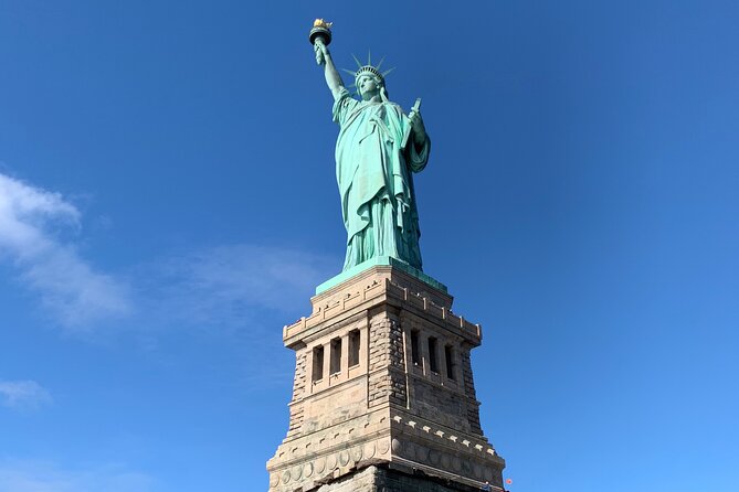 Secrets of the Statue of Liberty and Ellis Island Guided Tour - Starting at Castle Clinton National Monument, a 20-minute history warm-up