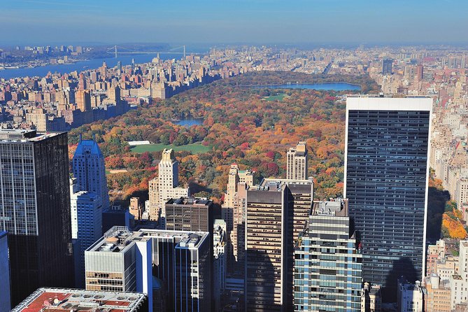 See 30 Top New York Sights! Fun Local Guide! (Kids Free!) - Midtown on Foot: Rockefeller Center, Flatiron, Fifth Avenue, Times Square, and More
