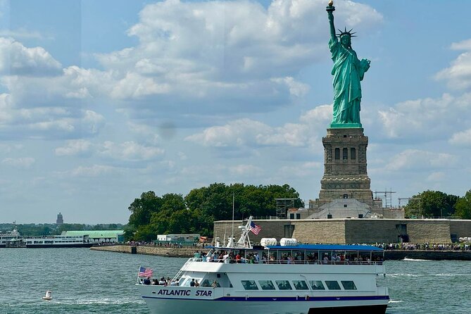 Starship Landmark 90 Minute Sightseeing Cruise - Brooklyn Bridge, Empire State Building, and South Street Seaport Moments