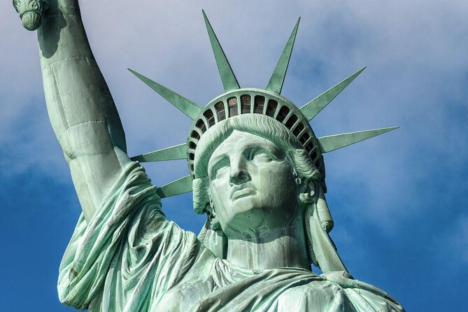 Statue of Liberty and Ellis Island 60 Minute sightseeing Cruise - Manhattan Skyline, Seaport, and Brooklyn Bridge Photo Angles