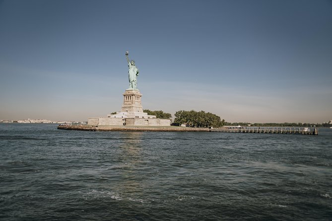 Statue of Liberty and Ellis Island Guided Tour with Ferry - A one-booking harbor day from Battery Park