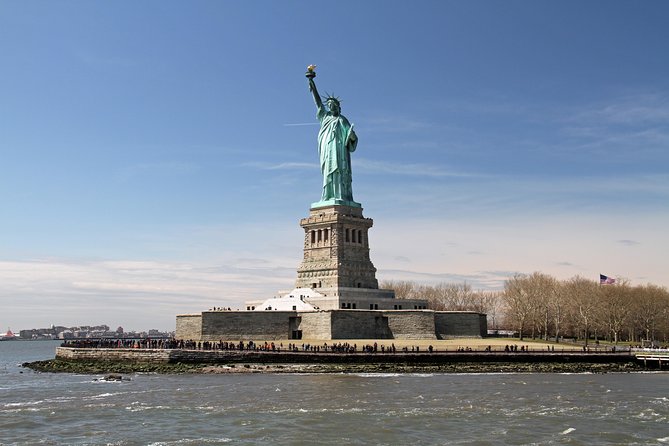 Statue of Liberty and Manhattan Skyline Sightseeing Cruise - How the one-hour route actually gives you Liberty and skyline photos