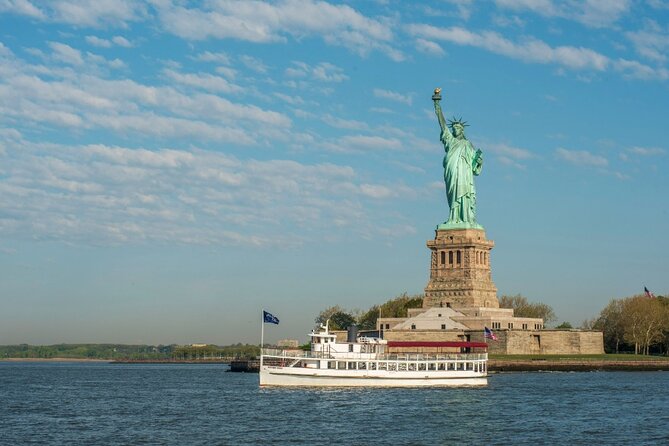 Statue of Liberty and New York City Skyline Sightseeing Cruise - The 90-Minute Route That Shows You the City’s Best Angles