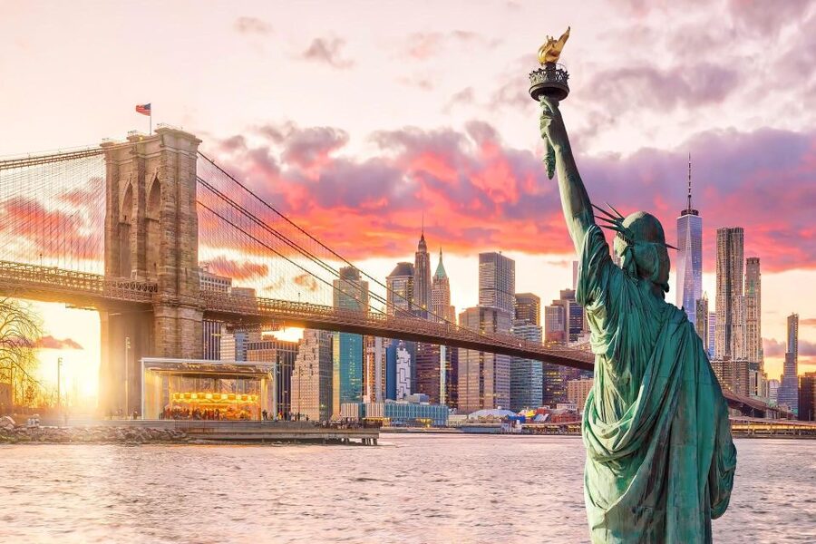 Statue of Liberty & Ellis Island by Ferry with Private Guide - Meeting Castle Clinton: where your Liberty Island day starts