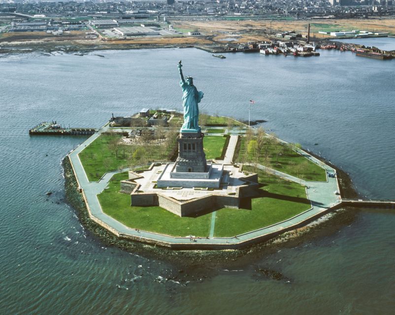 Statue of Liberty & Ellis Island - Guided Tour 8ppl Max - Castle Clinton and the harbor views: where context becomes real