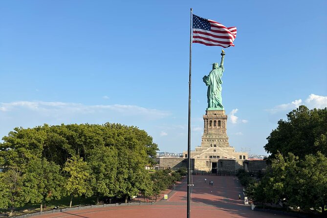 Statue Of Liberty & Ellis Island Skip The Queue Audio Guide Tour - Battery Park Start: how the skip-the-line works (and what it does not)