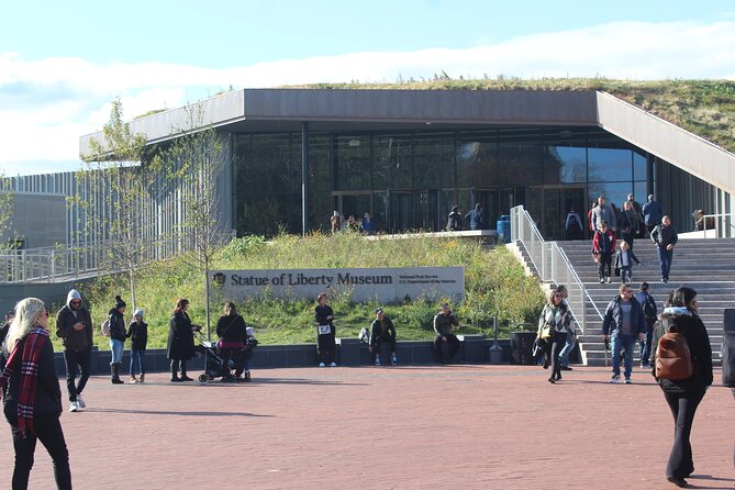 Statue of Liberty Tour with Ellis Island and Immigration Museum - How the audio and guide options change your day