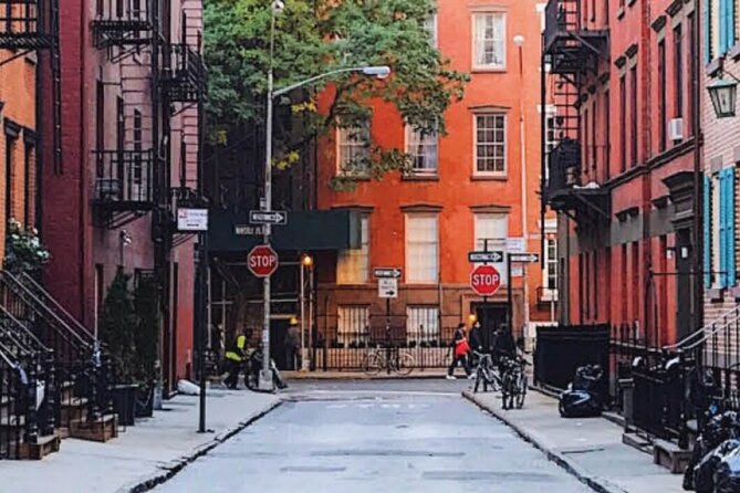 Stonewall and Gaslight: A Self-Guided Tour of Greenwich Village - How the VoiceMap App Turns the Village Into a Walking Script