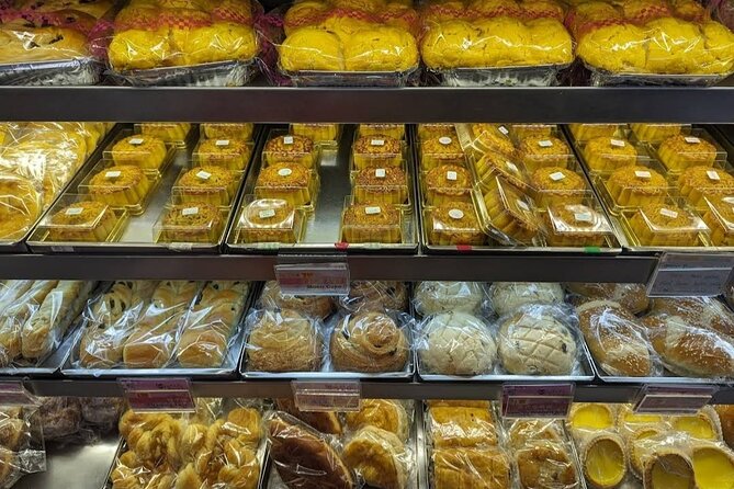Taste of Chinatown, Little Italy New York Culture and Food Tour - Kam Hing Coffee House: Pandan Sponge Cake, Light and Surprisingly Distinct
