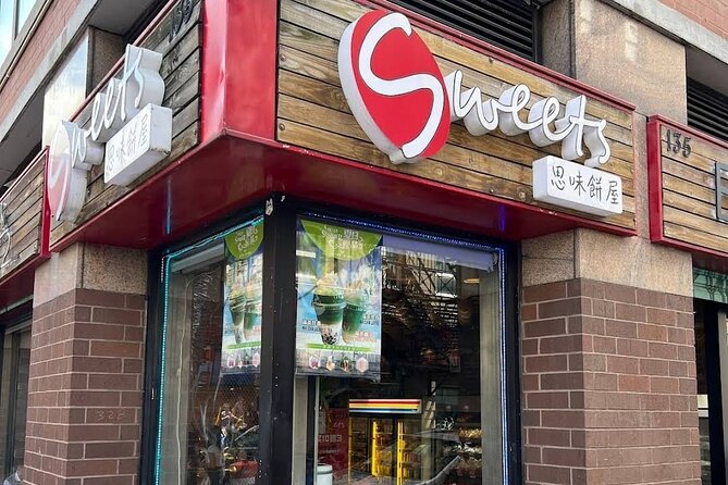 Taste of Chinatown, Little Italy New York Culture and Food Tour - Stop 1: Sweets Bakery Tea and Egg Tart Kickoff