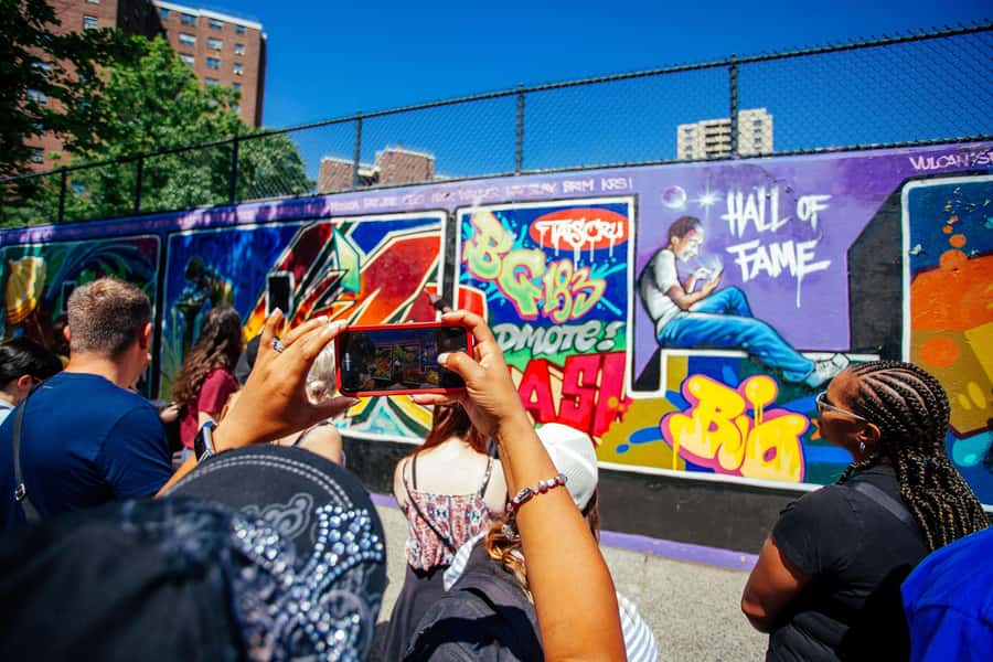 The Birthplace of Hip Hop Bus Tour - The 1220 Fifth Avenue meeting point: start where the city is explained