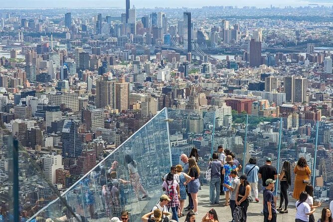 The Edge Observation Deck and 3hr Manhattan Walking Tour - Wall Street landmarks from Federal Hall: getting your bearings fast
