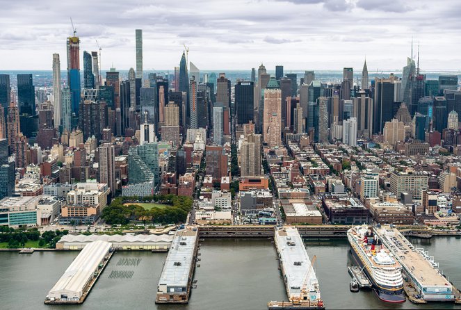 The Manhattan Helicopter Tour of New York - Boarding and seating: what weight-based placement means for your view