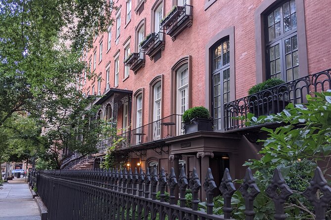Time Warp in Flatiron: NYC Self-Guided Puzzle Quest - From MetLife Building to Flatiron: monuments and city views on your schedule