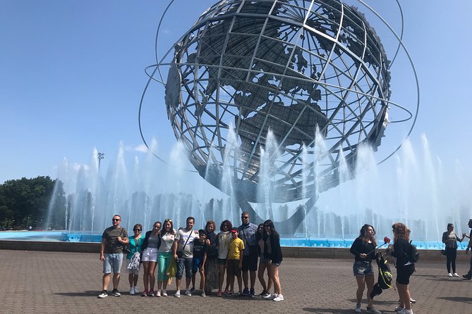 Tour Contrastes de Nueva York - Malba to Flushing Meadows: Residential Quiet Meets the Unisphere