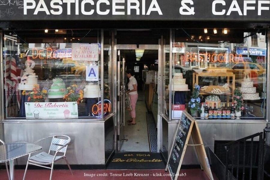 True Crime New York: NYPD-Guided Mafia Walking Tour w/ Food - Who this tour is perfect for