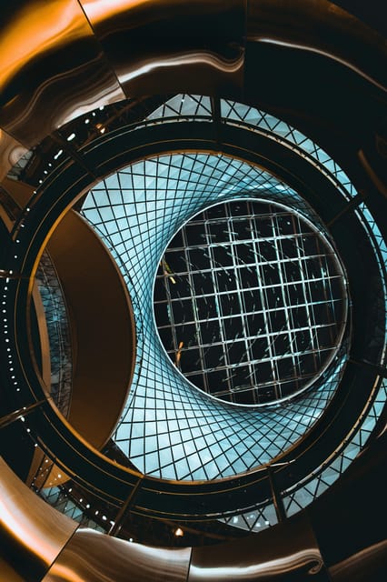 Unveiling New York City's Most Breathtaking Lobbies - Your guide experience, tailoring, and what the small group really buys