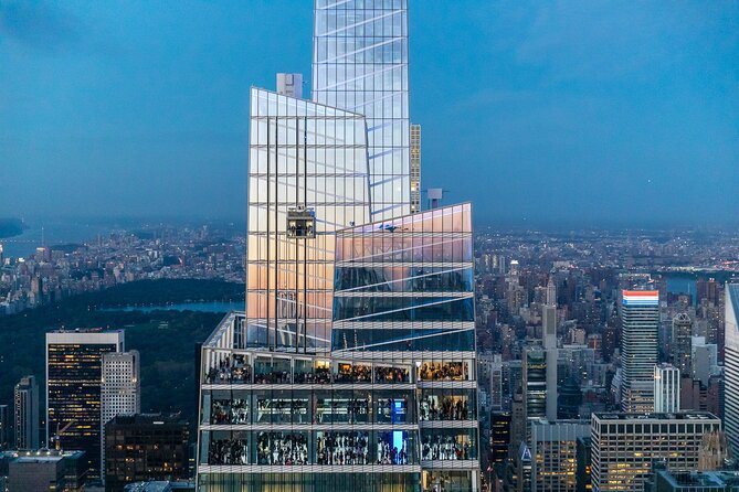 VIP SUMMIT One Vanderbilt and Grand Central Guided Tour - SUMMIT One Vanderbilt: the 91st to 93rd floor photo moment