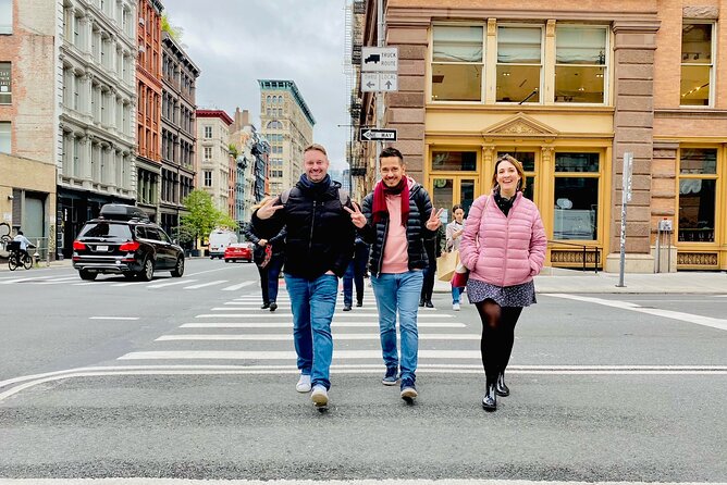 Visit in French the must-see neighborhoods of NYC - SoHo’s cast-iron story: from historic details to today’s boutiques