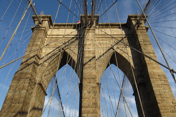 Walking tour in Manhattan Brooklyn Bridge and Waterfront - Brooklyn Heights Promenade: the best Manhattan skyline balcony finish