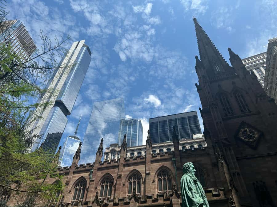 Wall Street: The birth place of NYC in French/English tour - Key things I’d plan around