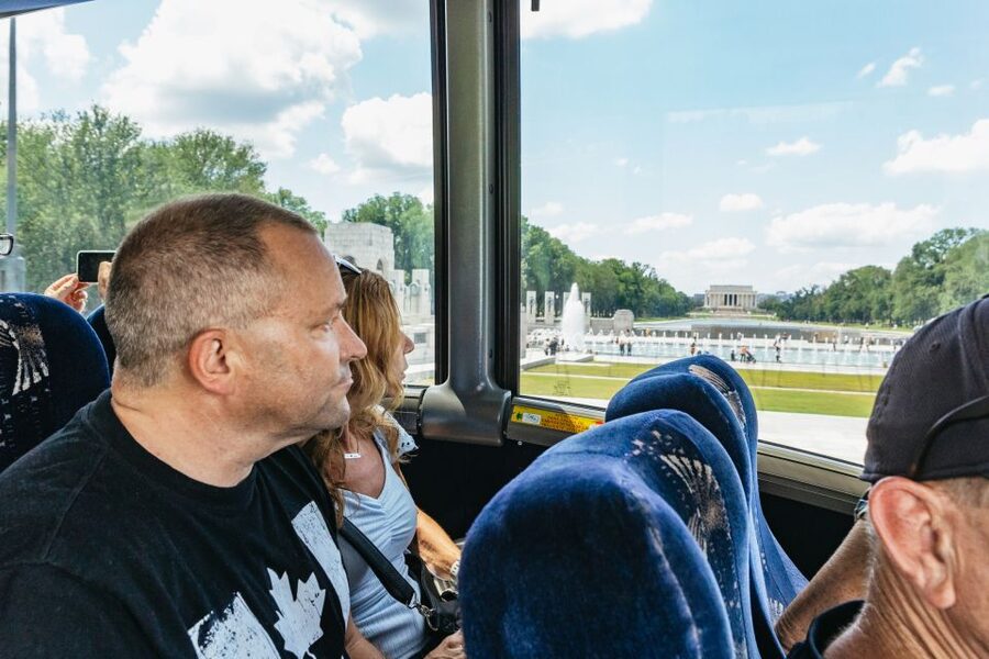 Washington DC Day Trip by Bus from New York City - The guides and driving: why the day feels smooth