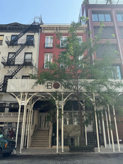 Welcome to New York: A Tour of Taylor Swift Hotspots - Key things that make this tour worth your time