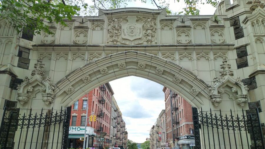 West Harlem: Gospel Church Service and Sunday Walking Tour - Church Service: Music, Sermon, and the Congregation Welcome