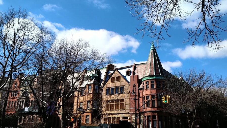 West Harlem: Gospel Church Service and Sunday Walking Tour - Neighborhood history that sticks, because the guide makes it human