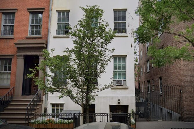 West Village's Flappers, Freaks & Punks: A Self-Guided Audio Tour - Grove Court and the painted leaf that became an O. Henry story