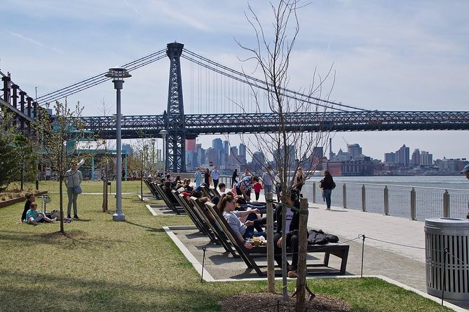 Williamsburg Food Tasting & Walking Tour - Williamsburg by foot, with food first