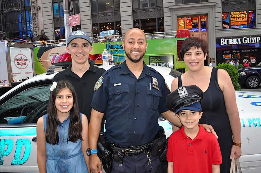 Your NYC Story in Photos: Custom 2-Hour Tour & Photo Shoot - Greenwich Village and the downtown finish at 1 Centre St